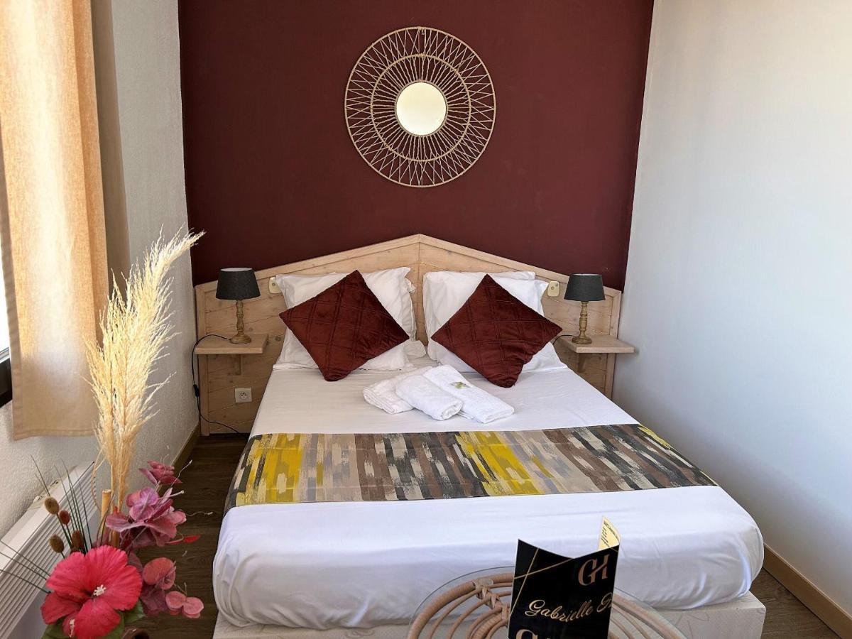 Gabrielle Hotel Aiguines Ruang foto