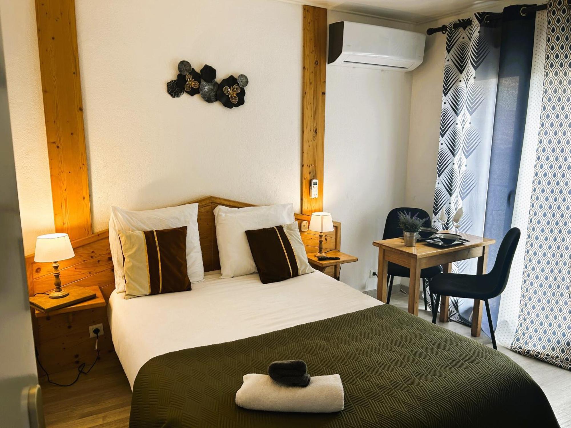 Gabrielle Hotel Aiguines Ruang foto