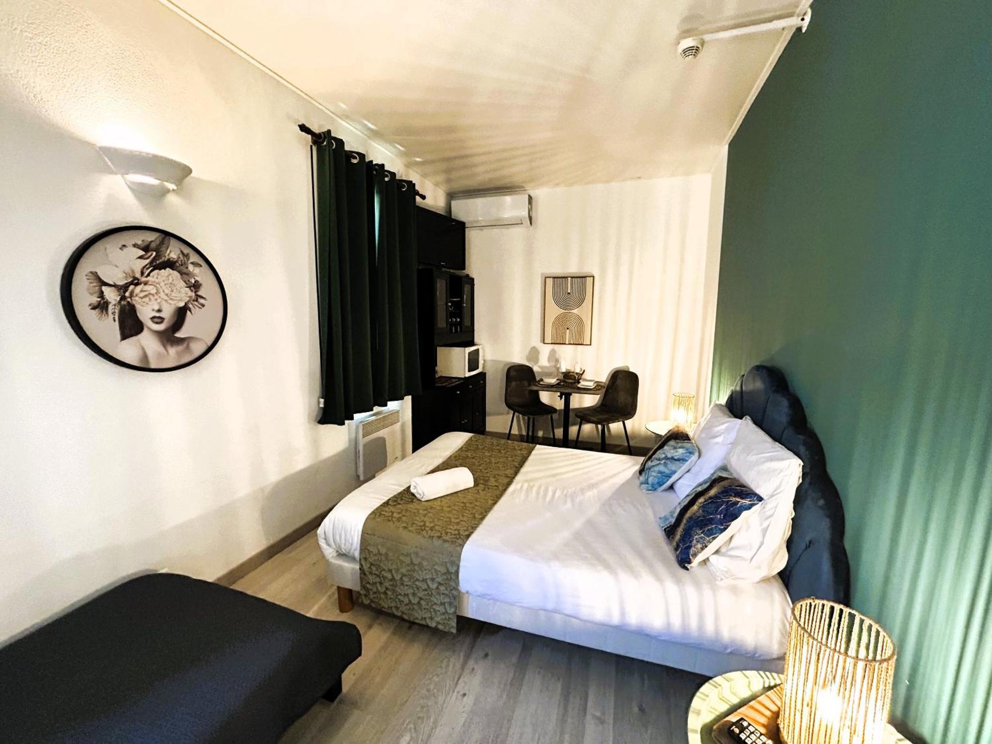 Gabrielle Hotel Aiguines Bagian luar foto